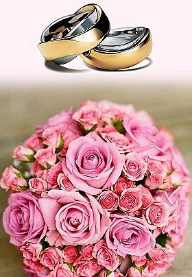 Two gold and silver wedding bands with a pink rose bridal bouquet